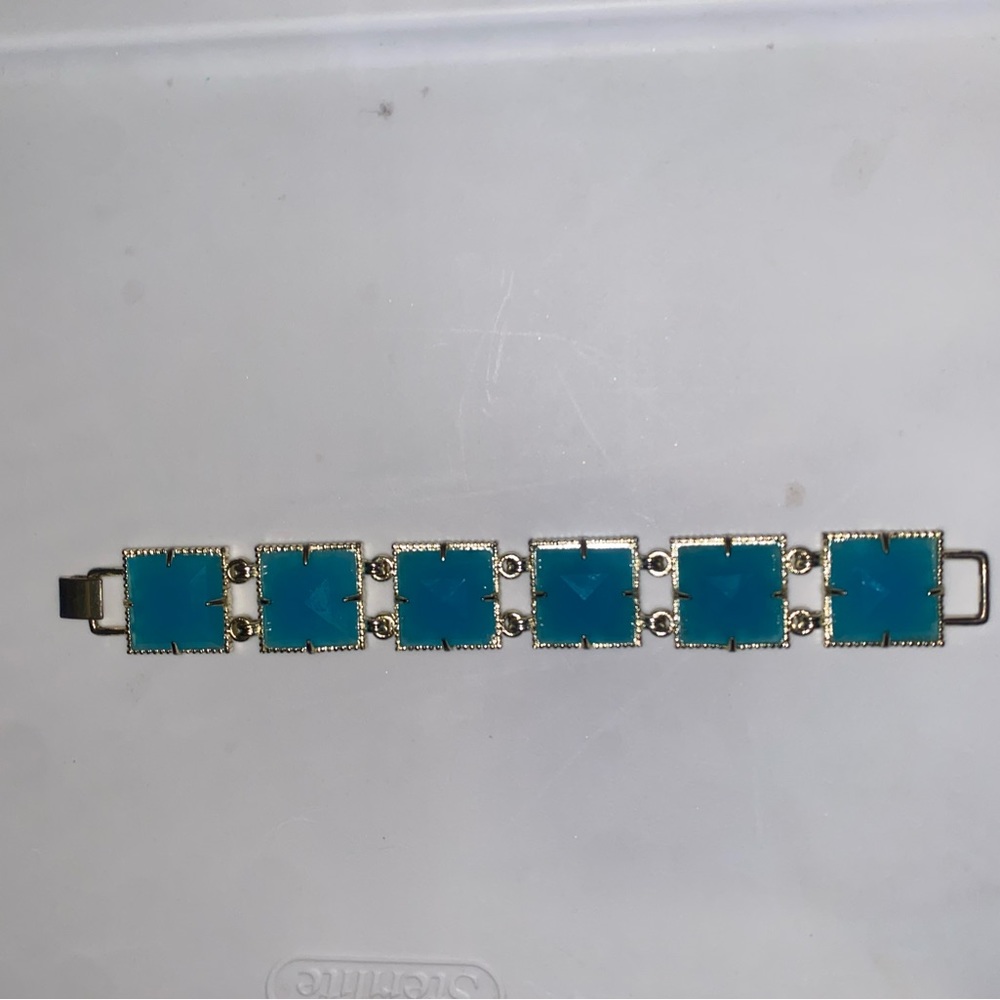 Kendra Scott bracelet